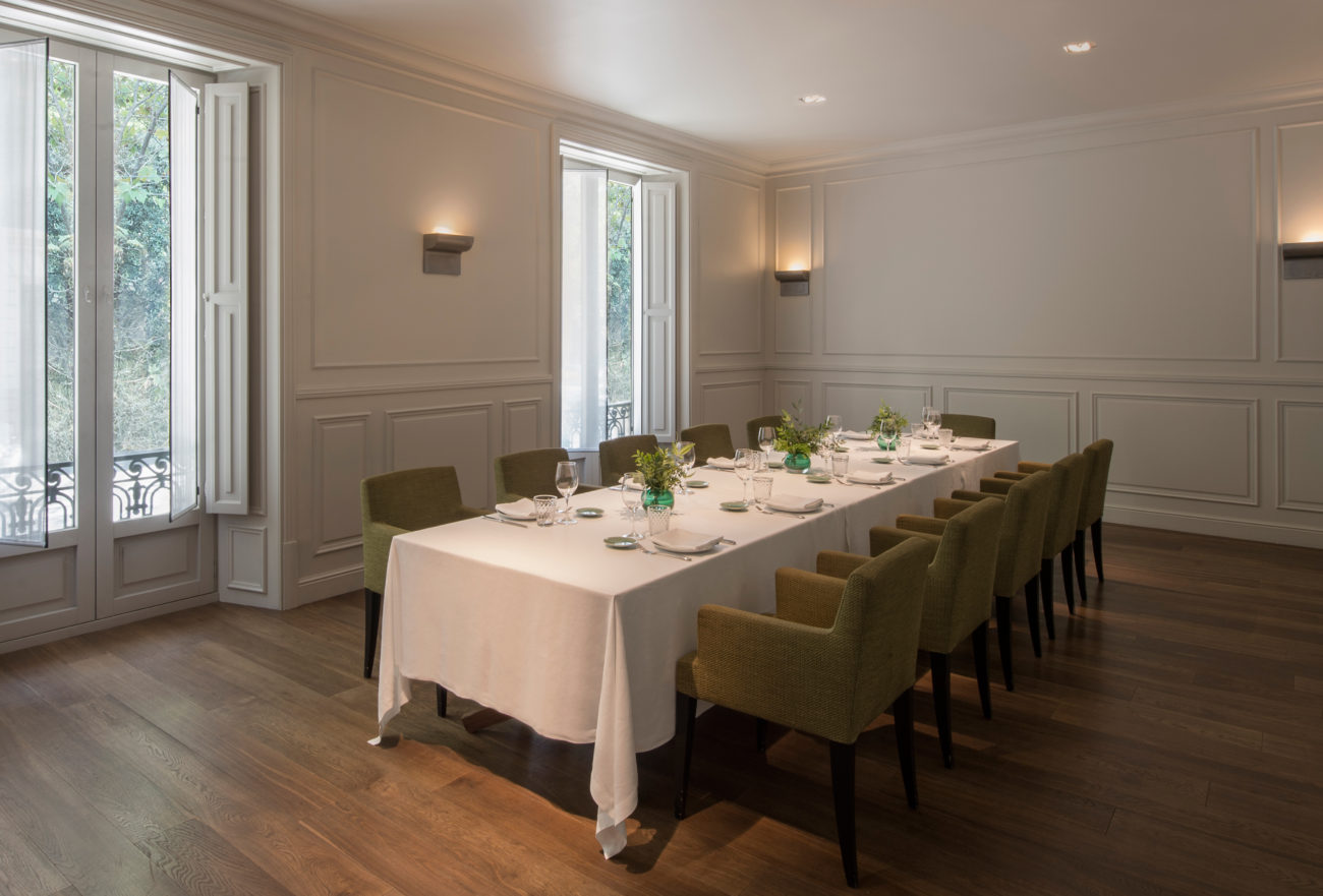 Detalle Sala Pearson - Eventos Corporativos - AlmaBarcelona Hotel