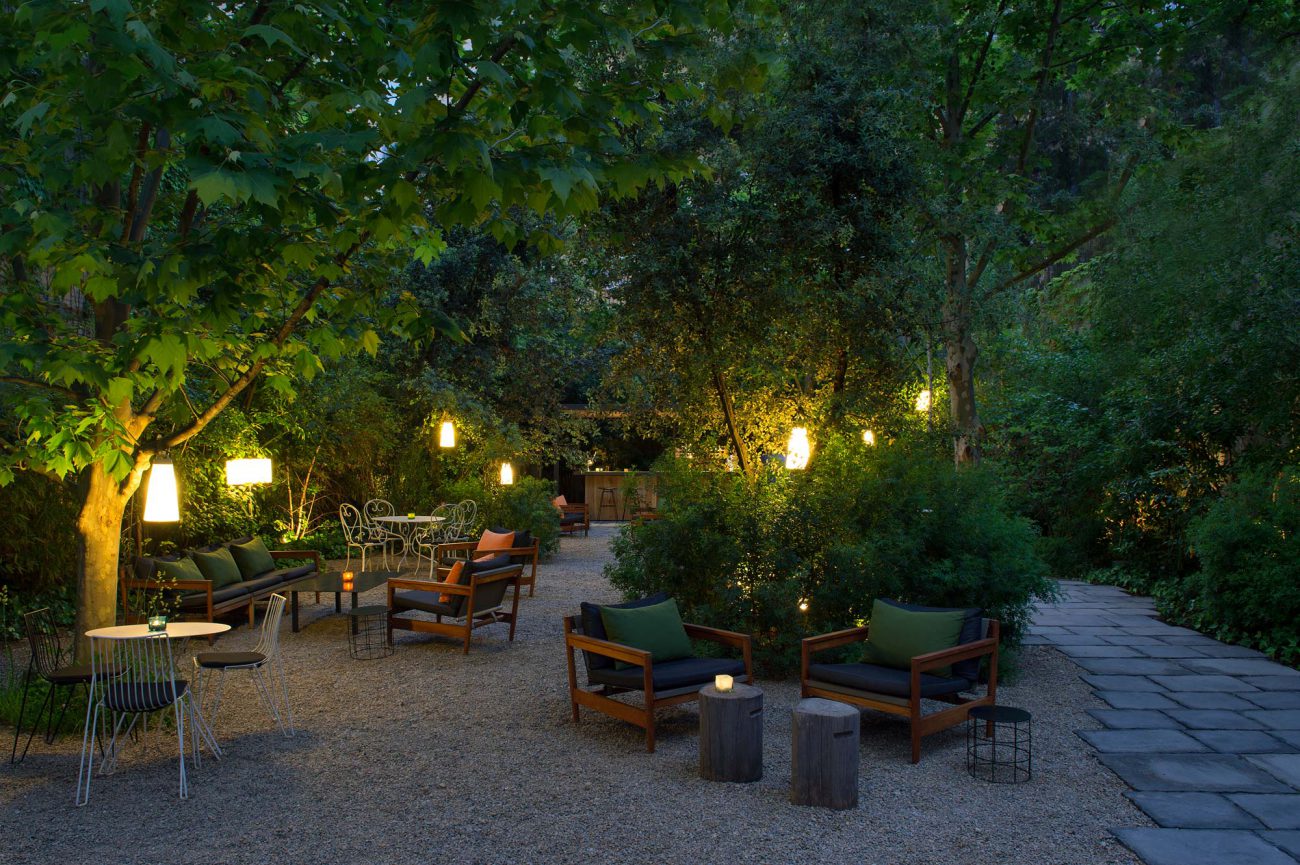 Jardin con encanto a escasos metros de Paseo de Gracia de Barcelona - Hotel Alma Barcelona 5 estrellas GL